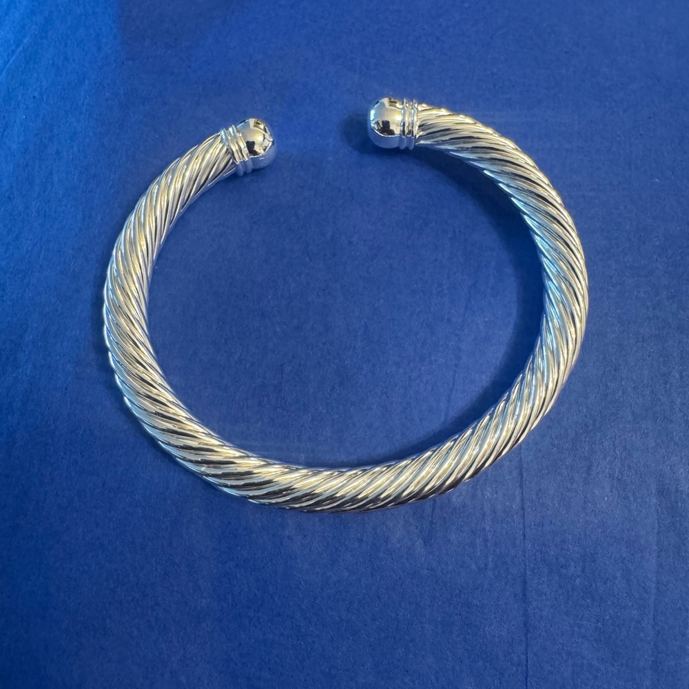 Chic Silver Cable Bangle - image 3